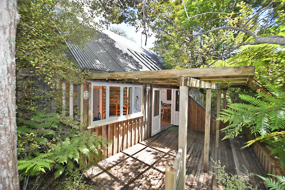 38 Grandview RD, Auckland - Carousel 1