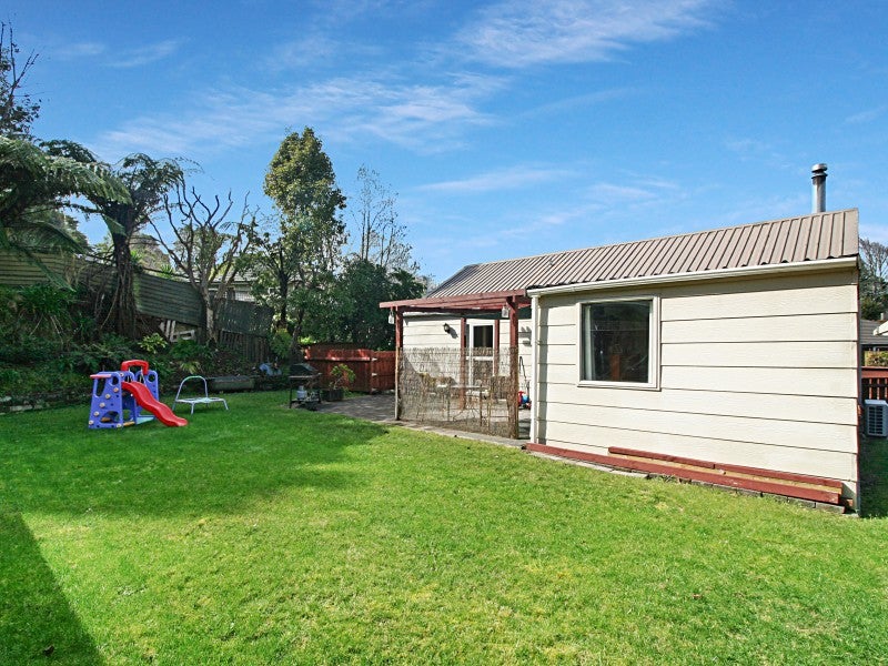 21 Thames Street, Welbourn, New Plymouth - Carousel 2