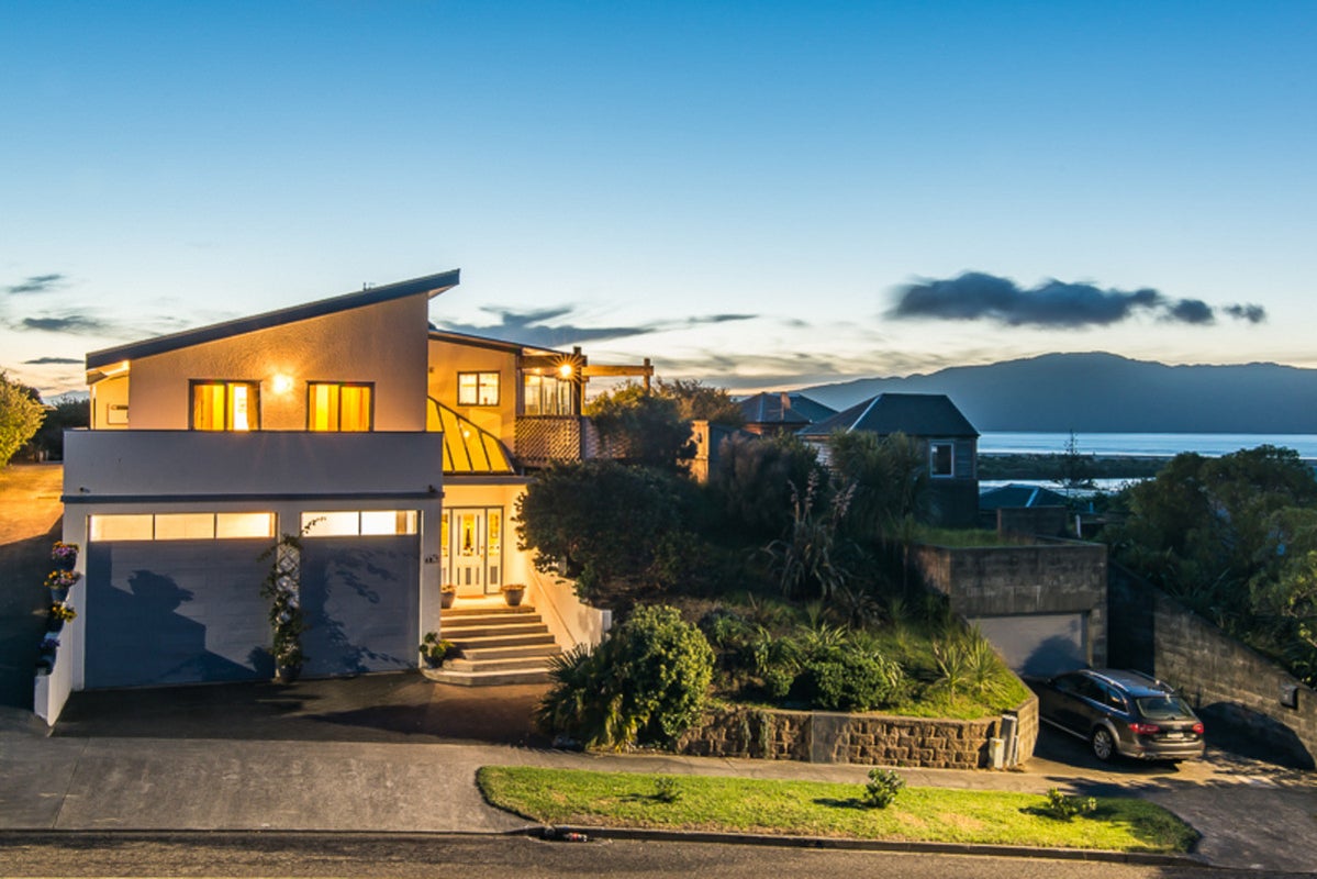 176 Weggery Drive, Waikanae Beach, Waikanae - Carousel 1