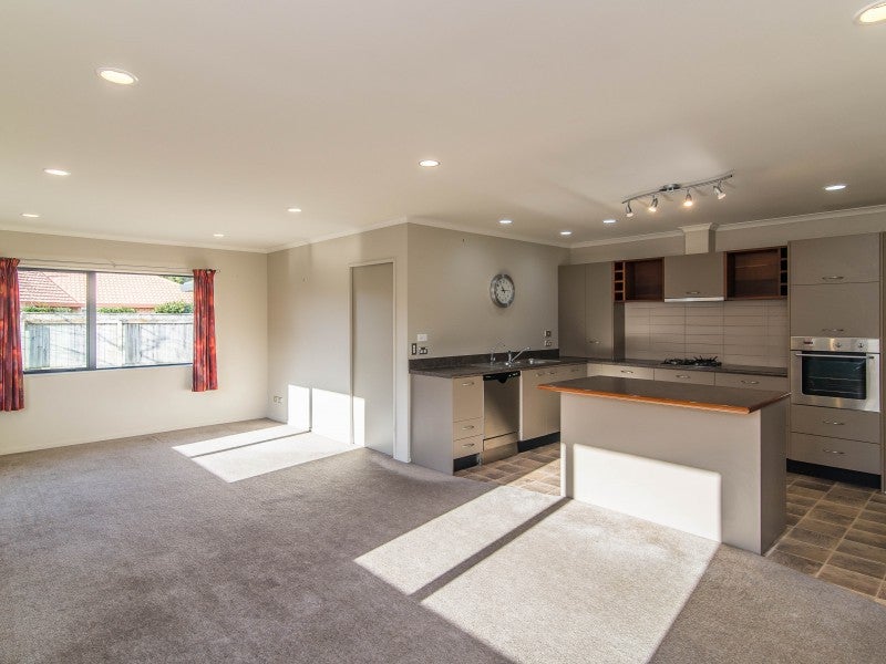 8 Nicholas Place, Waikanae Beach, Waikanae - Carousel 2