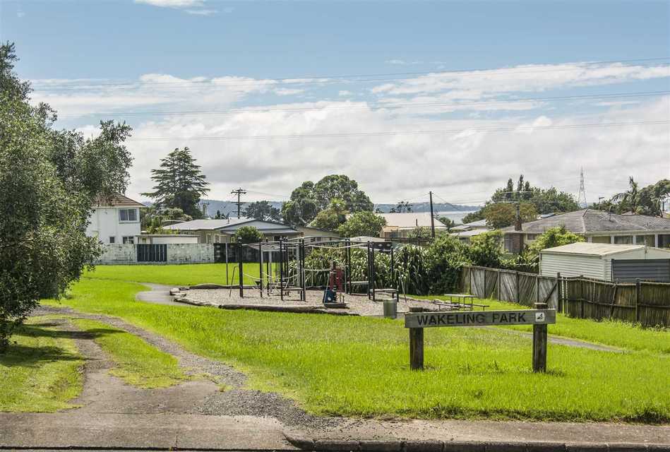 5 Wakeling Avenue, Te Atatu South, Auckland - Carousel 11
