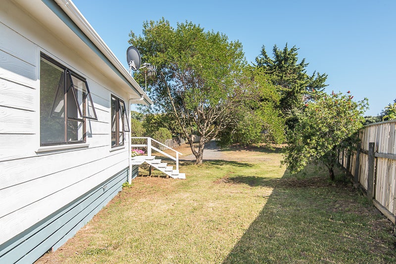 26 Titoki Road, Waikanae Beach, Waikanae - Carousel 21