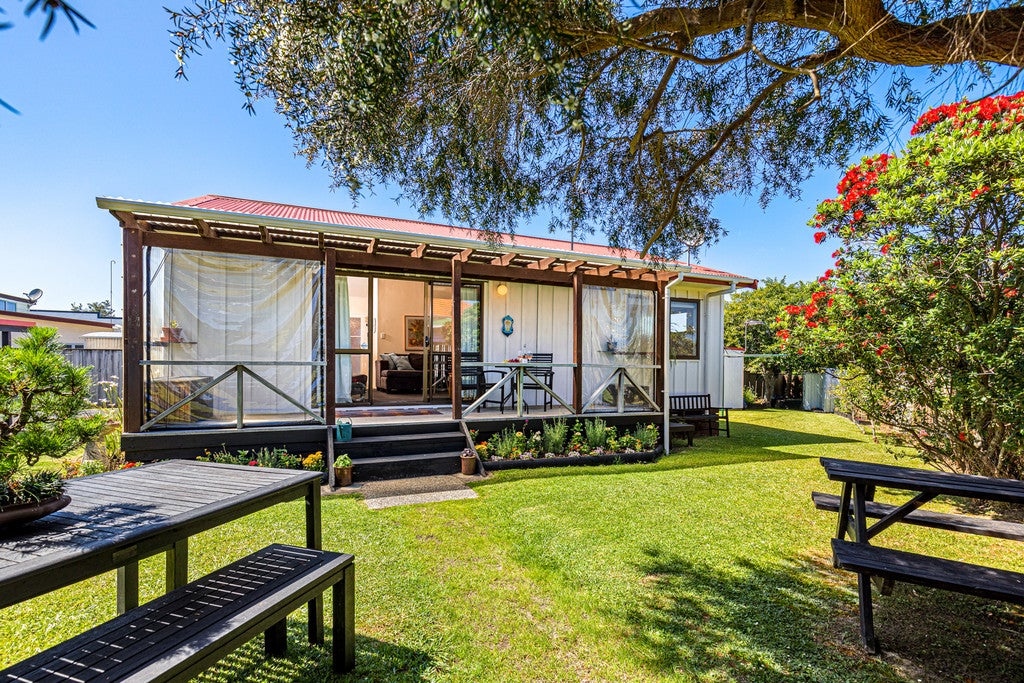 2/692 Te Atatu Road, Te Atatu Peninsula, Auckland - Carousel 2