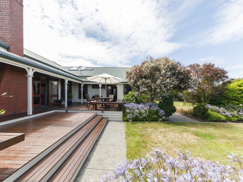 79 Cashmere Drive, Fitzherbert, Palmerston North - Carousel 2