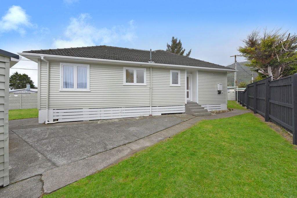 1 Dunn Street, Wainuiomata, Lower Hutt - Carousel 19