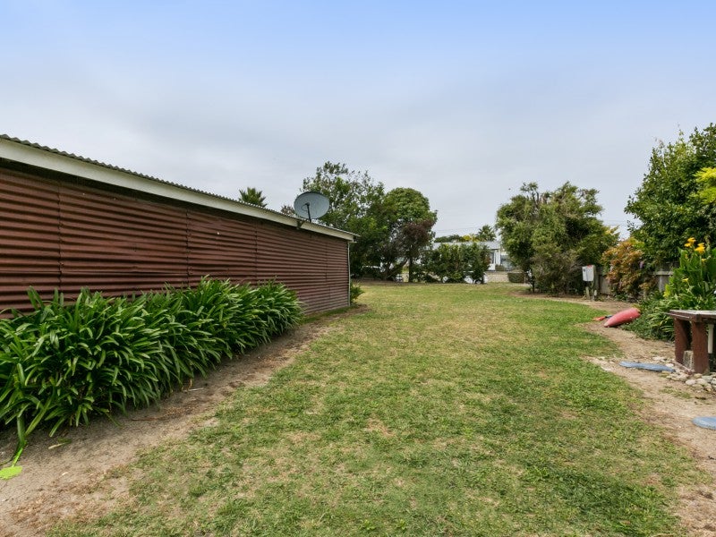 13 Gillies Crescent, Waimarama, Havelock North - Carousel 7
