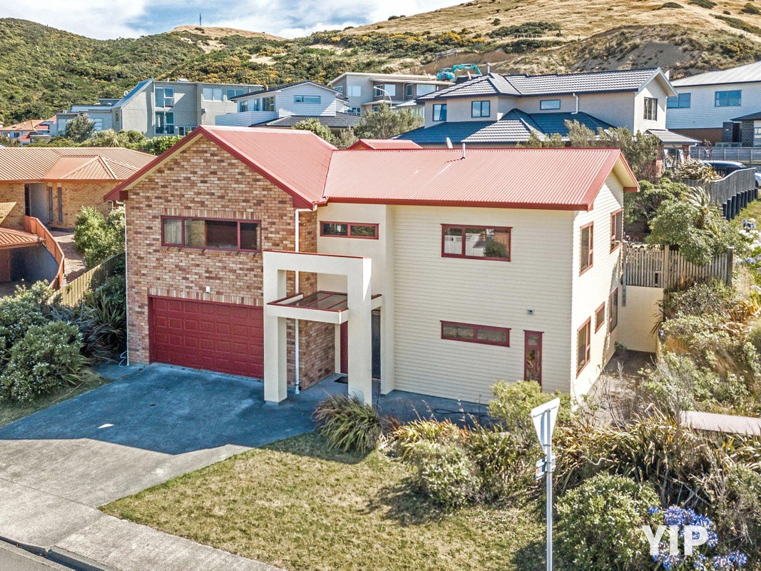 1 Comber Place, Johnsonville, Wellington - Carousel 1