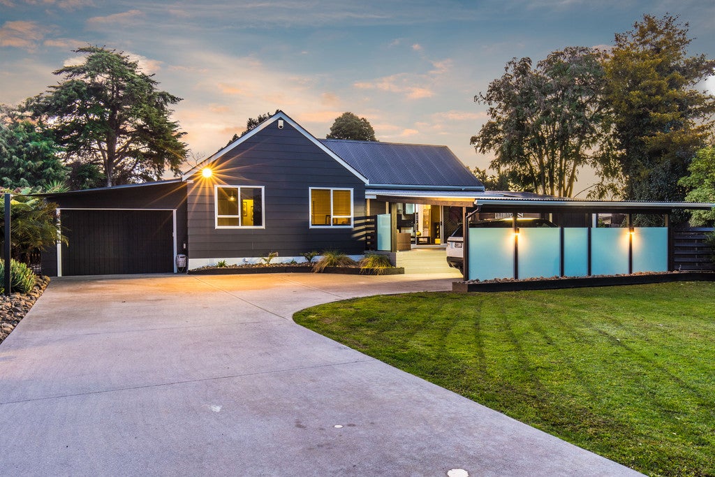 8 Cathay Lane, Takanini, Auckland - Carousel 1