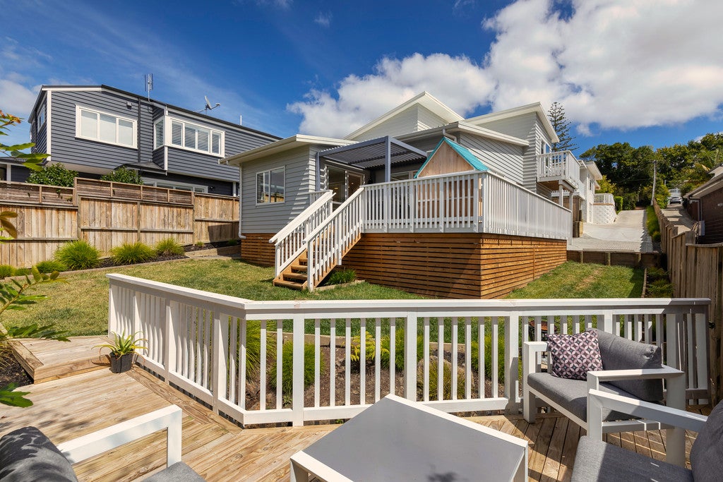 24A Stottholm Road, Titirangi, Auckland - Carousel 1
