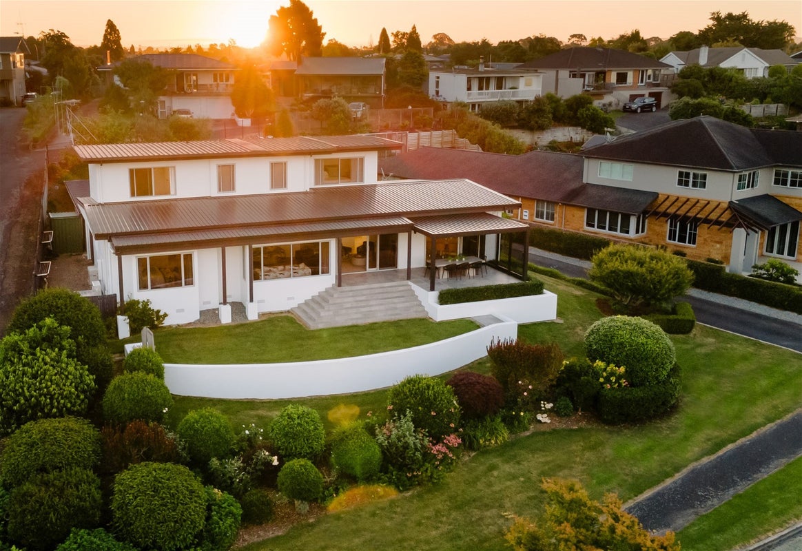 39 St Andrews Terrace, St Andrews, Hamilton - Carousel 1