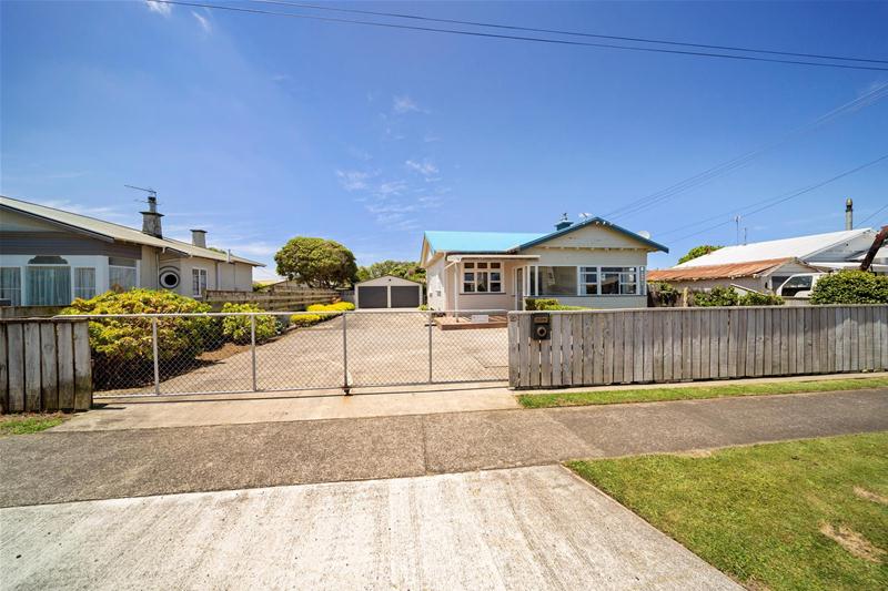 20 Caledonia Street, Hawera - Carousel 24