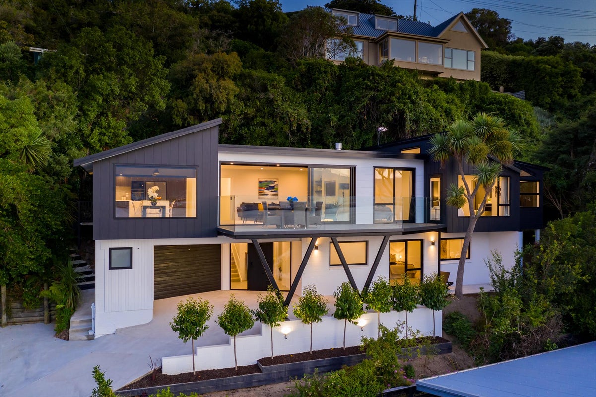 16 Glengyle Street, Vauxhall, Dunedin - Carousel 1
