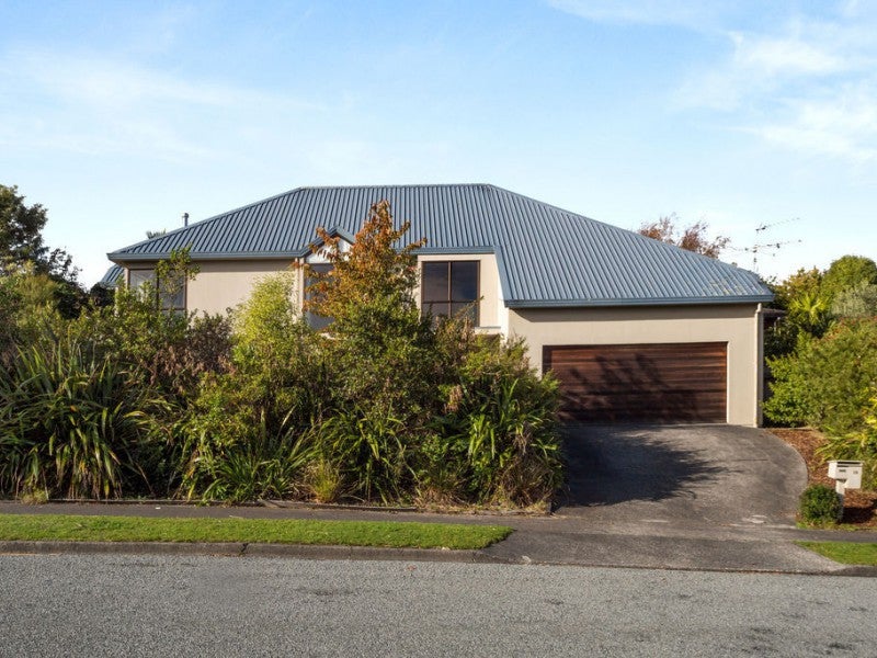 13 Saunders Close, Whitby, Porirua - Carousel 1