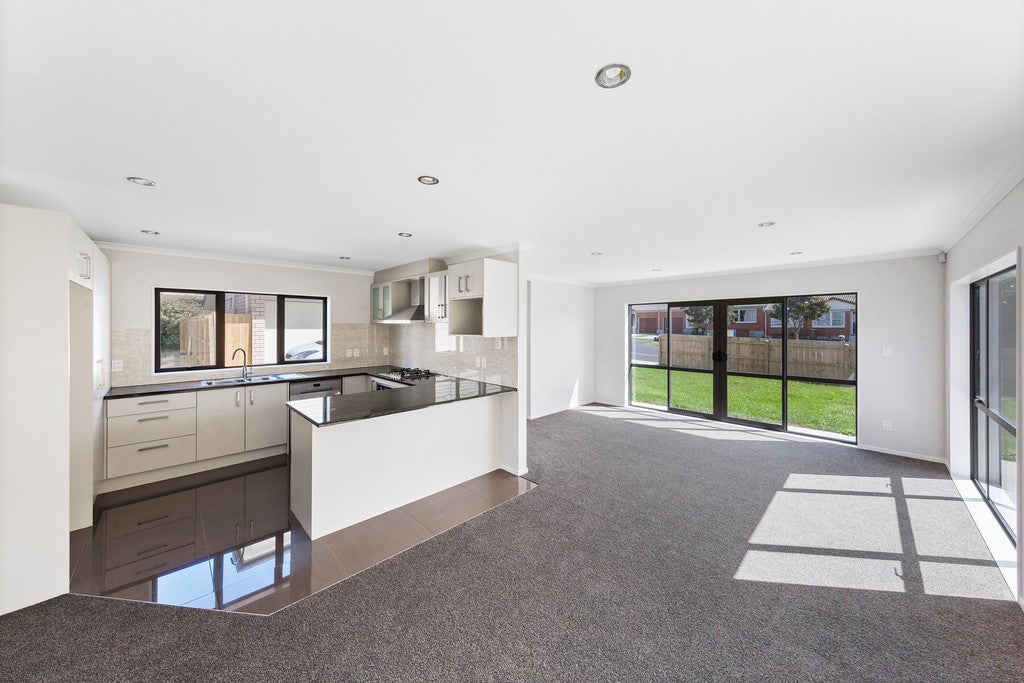 69 Kolmar Road, Papatoetoe, Auckland - Carousel 2