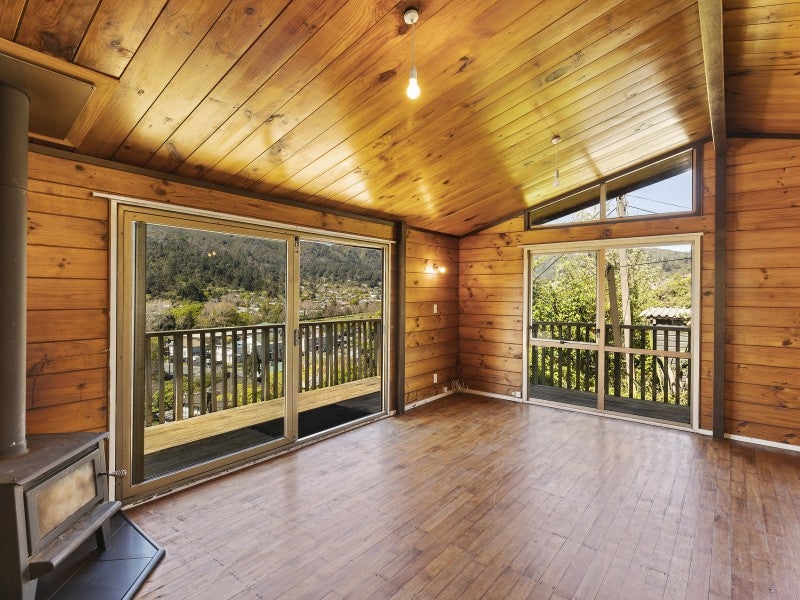 49 Logie Street, Stokes Valley, Lower Hutt - Carousel 2