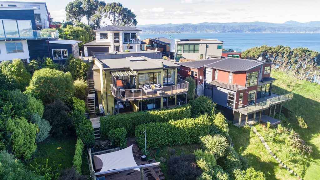 4 Satchell Way, Kaiwharawhara, Wellington - Carousel 1
