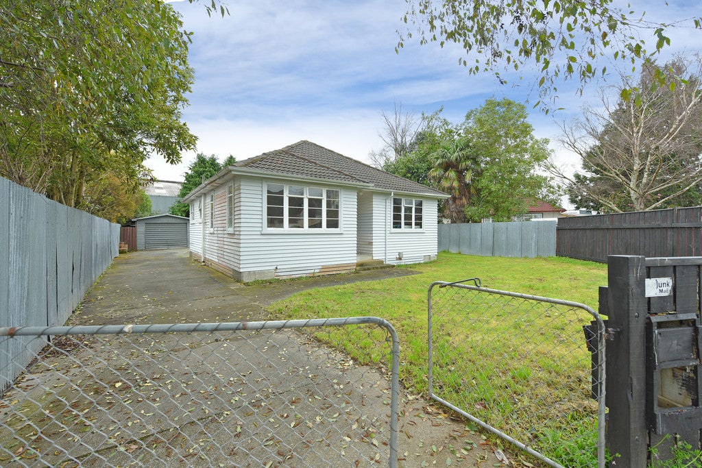25 William Booth Grove, Trentham, Upper Hutt - Carousel 18
