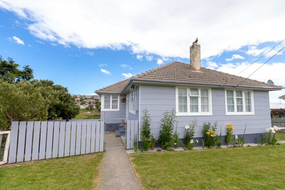 11 Milford Avenue, Calton Hill, Dunedin - Carousel 2