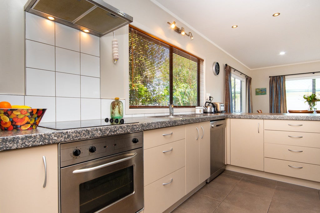 1109A Heretaunga Street East, Parkvale, Hastings - Carousel 2