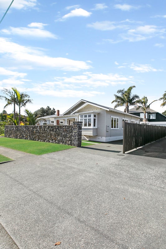 34 Queensway, Three Kings, Auckland - Carousel 26