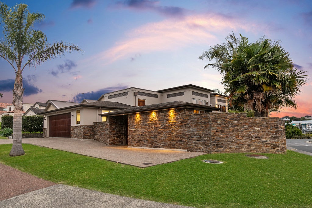 1 Tui Brae, Beachlands, Auckland - Carousel 1