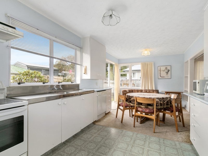 95 Hine Road, Wainuiomata, Lower Hutt - Carousel 2