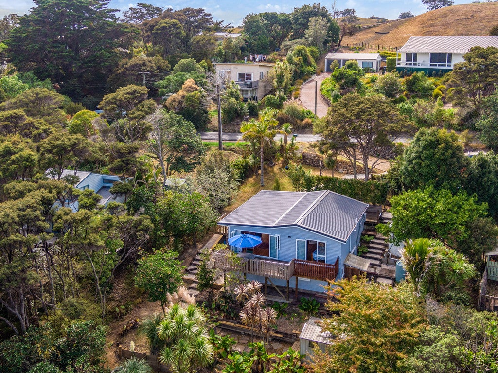 25 Hill Road, Palm Beach, Waiheke Island - Carousel 1