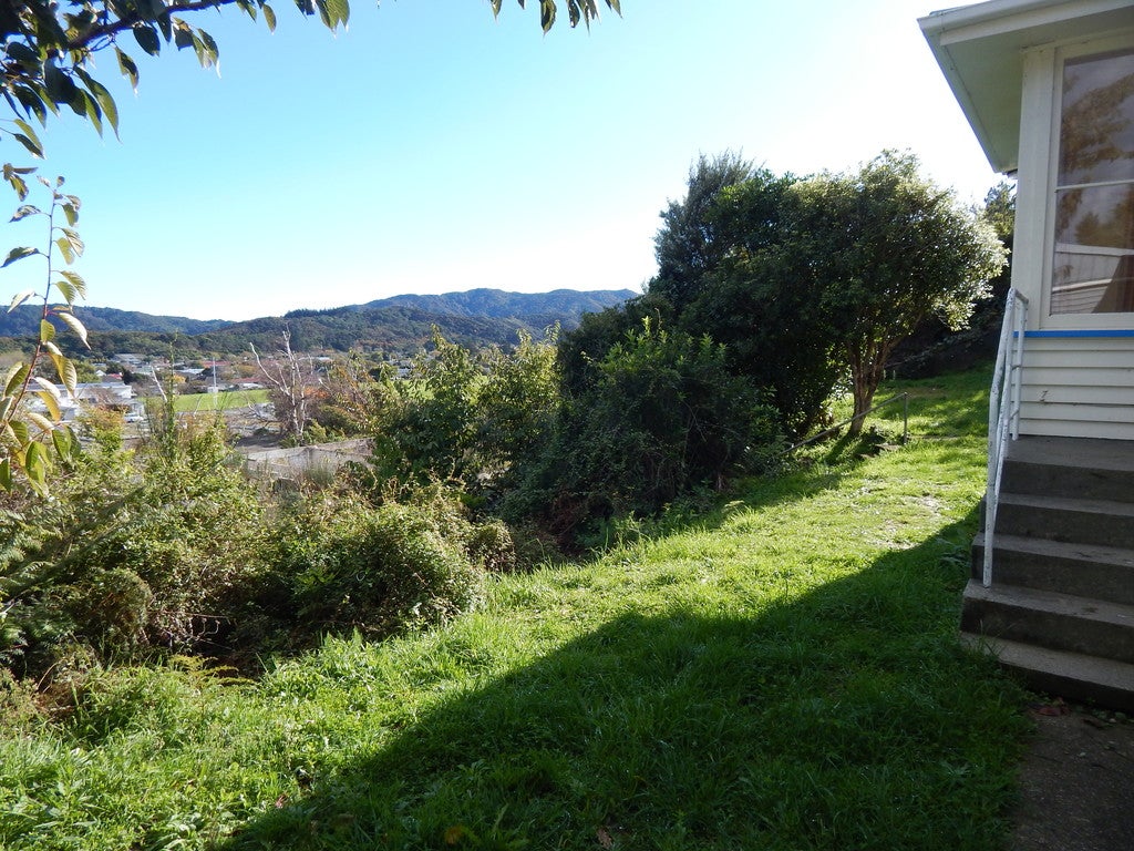 23 Isabel Grove, Wainuiomata, Lower Hutt - Carousel 17