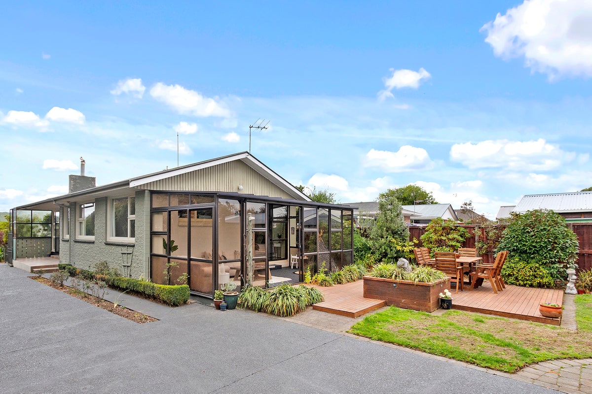 113 Effingham Street, North New Brighton, Christchurch - Carousel 1