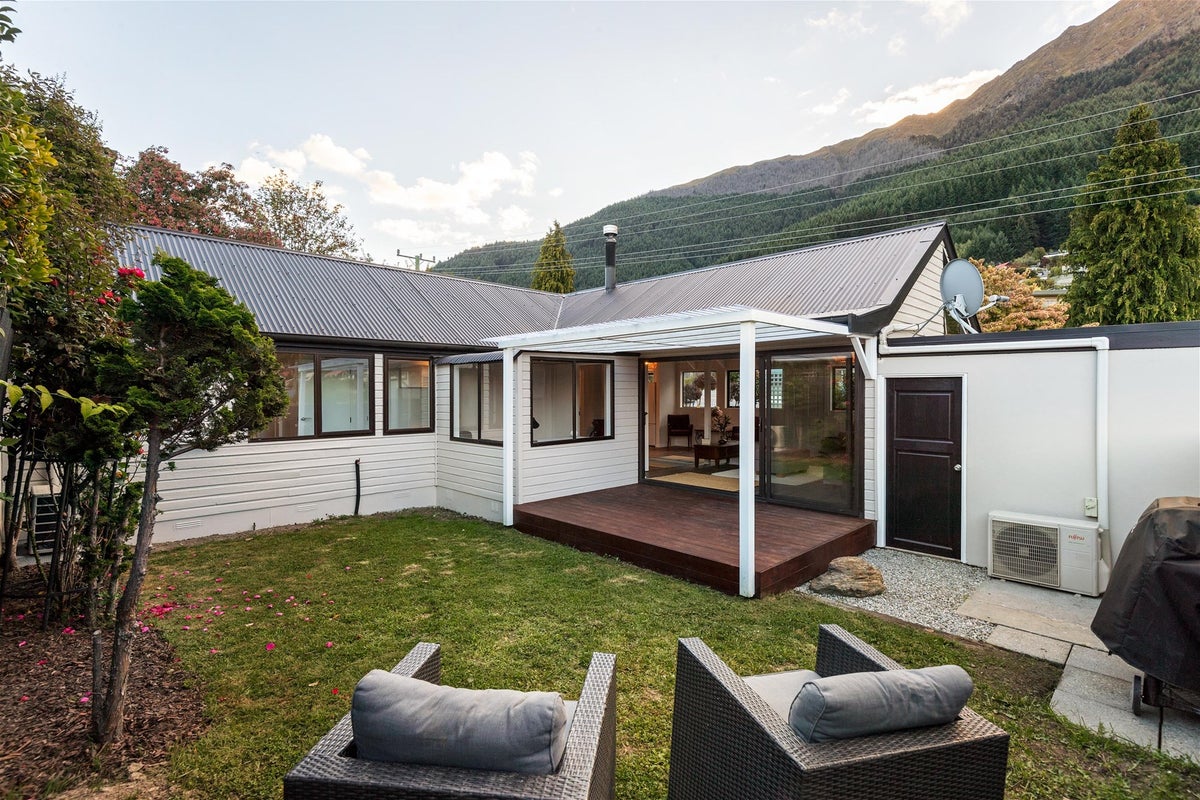 165A Fernhill Road, Fernhill, Queenstown - Carousel 11