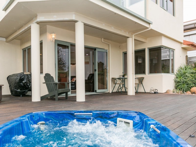 37A The Esplanade, Westshore, Napier - Carousel 19