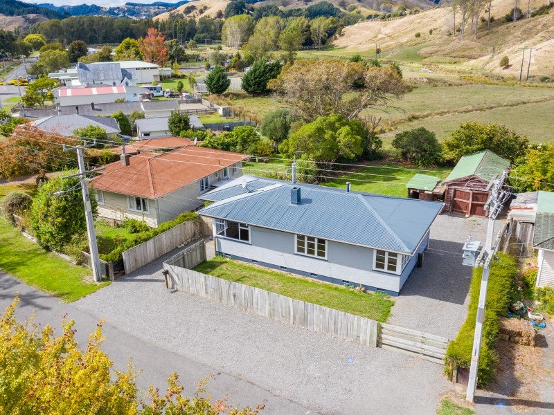 21 Blackhill Road, Tinui - Carousel 10
