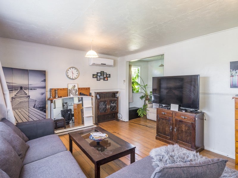15 Hurley Road, Paraparaumu Beach, Paraparaumu - Carousel 2