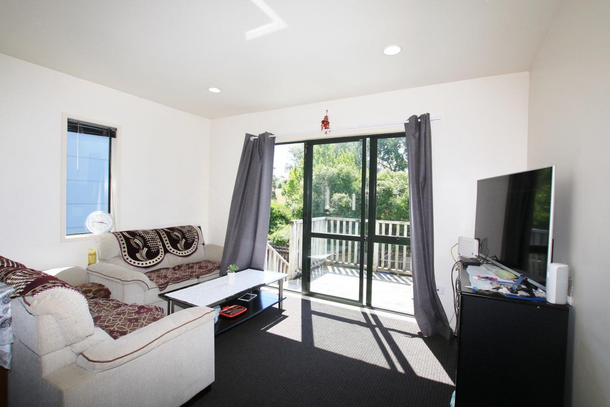 326/10 John Jennings Drive, Oteha, Auckland - Carousel 2