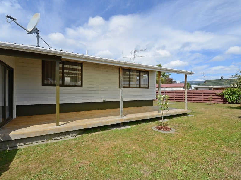 7 Norbert Street, Brown Owl, Upper Hutt - Carousel 2