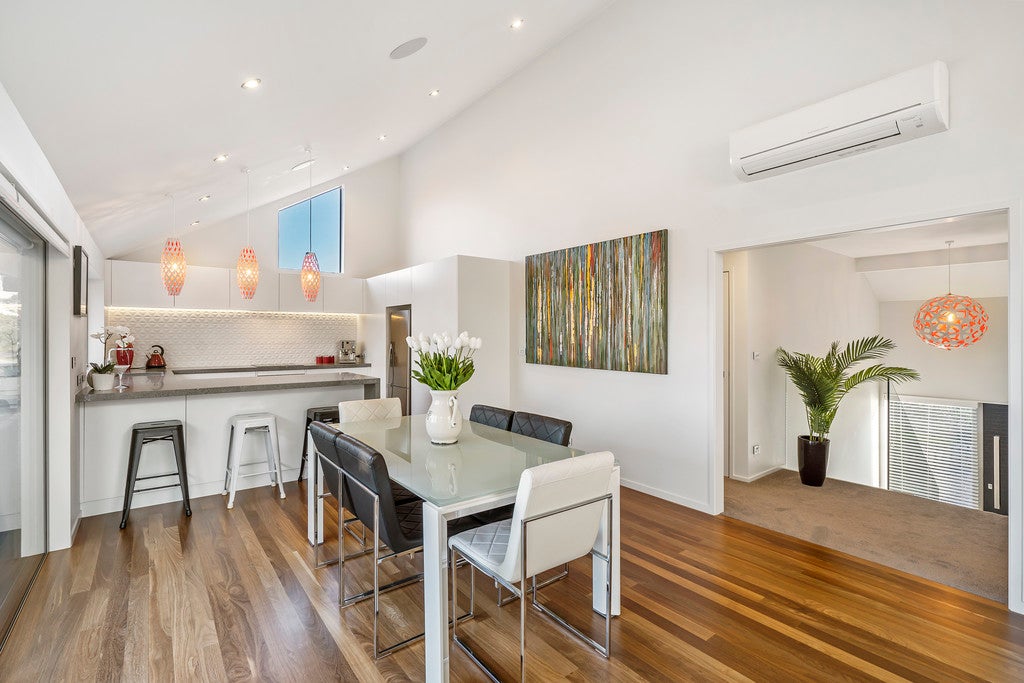 1/8 Cloverly Crescent, Campbells Bay, Auckland - Carousel 1