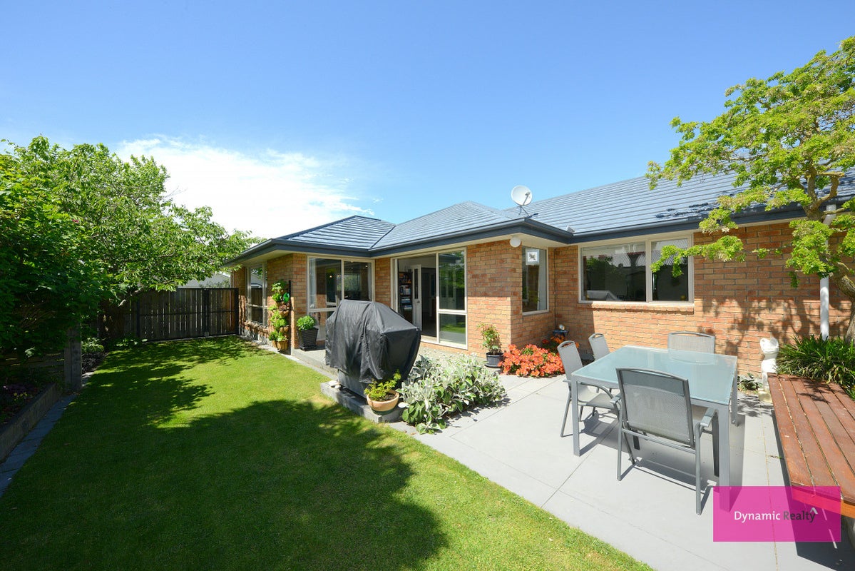 21 Willowview Drive, Redwood, Christchurch - Carousel 13