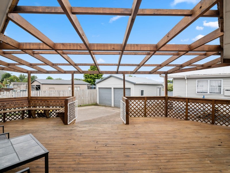 8 Puweto Street, Selwyn Heights, Rotorua - Carousel 2