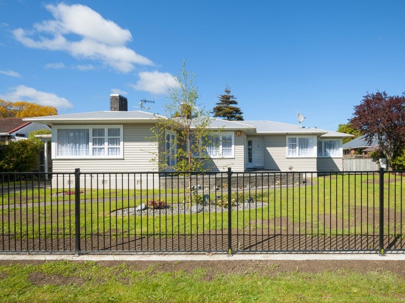 2 Kapuranga Grove, Stokes Valley, Lower Hutt - Carousel 20
