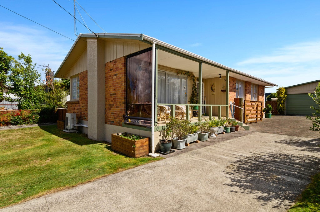 10 Pedlar Street, Mangakakahi, Rotorua - Carousel 1