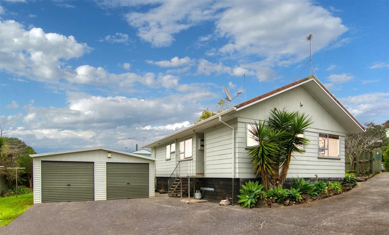 16 Mile Place, Henderson, Auckland - Carousel 1