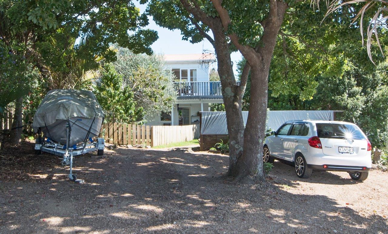 38 Alison Road, Surfdale, Waiheke Island - Carousel 1