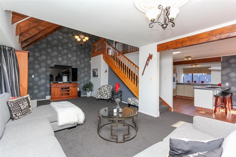13 Poplar Grove, Whalers Gate, New Plymouth - Carousel 2