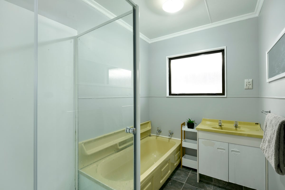 2/25 Tipahi Street, Nelson South, Nelson - Carousel 17