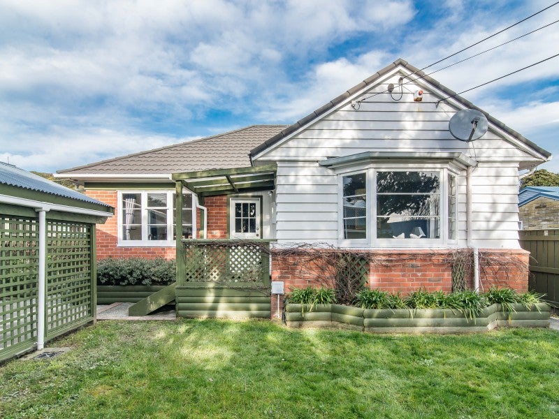 1/19 GODLEY ST, WAIWHETU, LOWER HUTT - Carousel 1