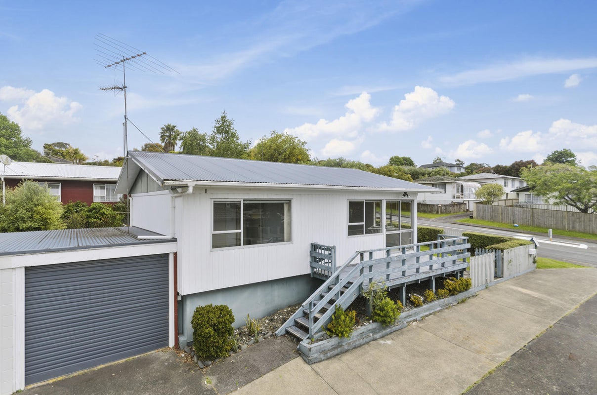 1/42 Reynella Drive, Massey, Auckland - Carousel 1