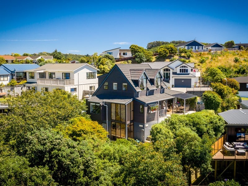 64 Ayton Drive, Whitby, Porirua - Carousel 26