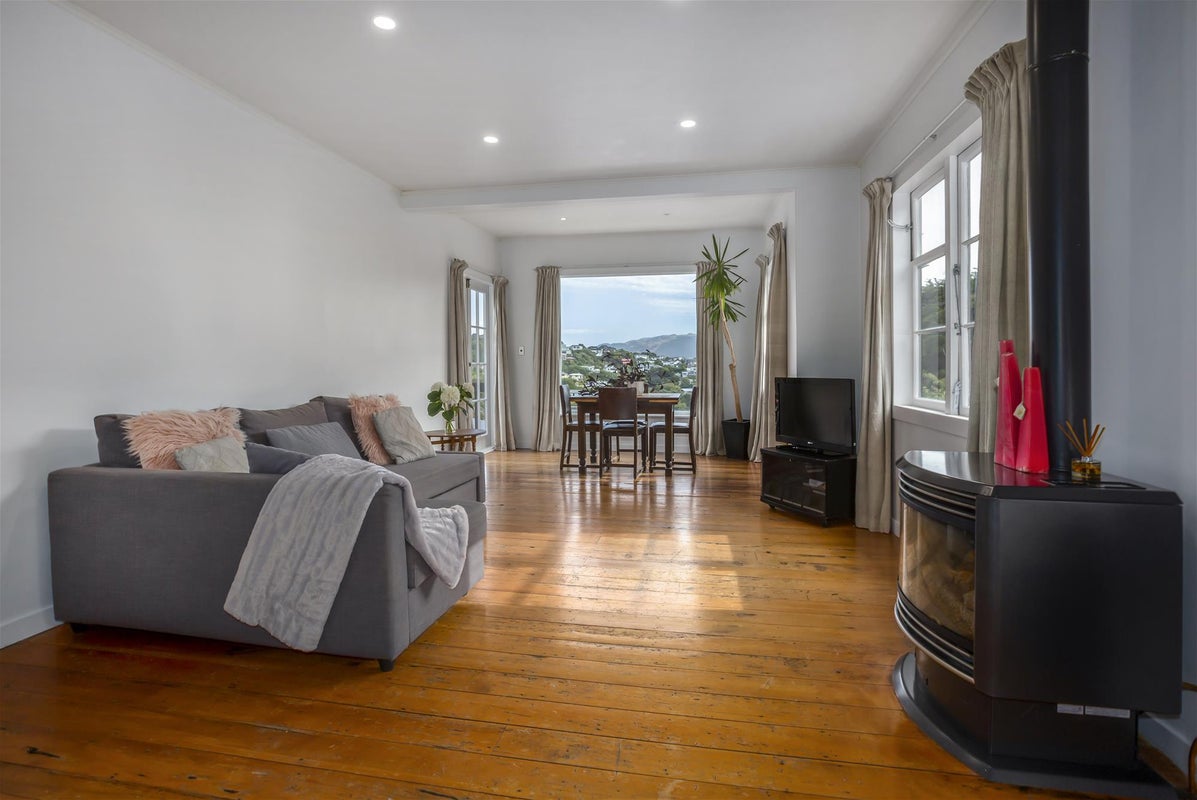 21 Kiriwai Road, Paremata, Porirua - Carousel 1
