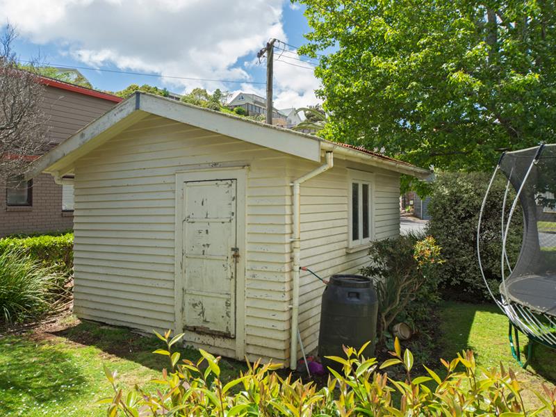 1 Queensway, Three Kings, Auckland - Carousel 16