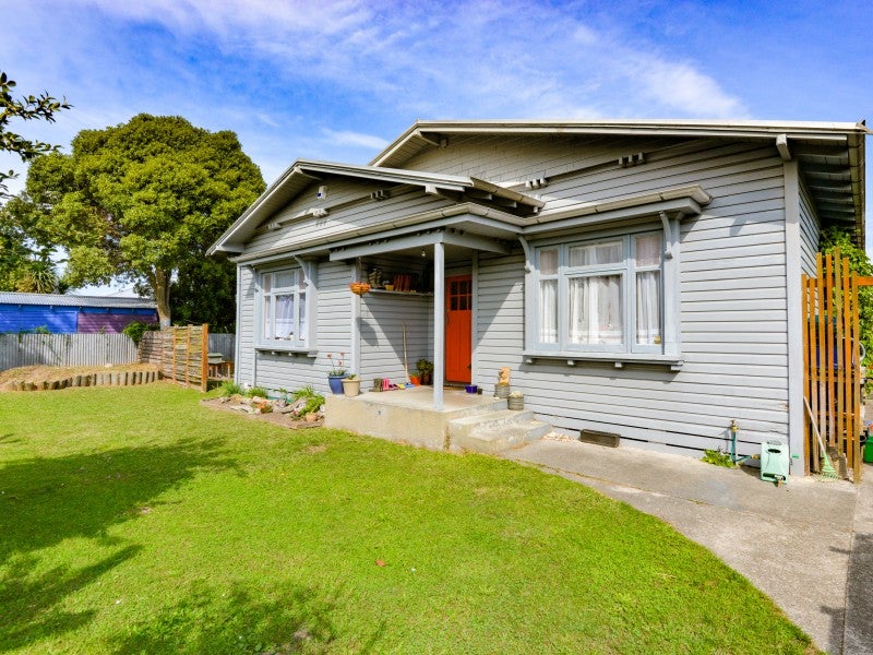 802 Wellwood Street, Saint Leonards, Hastings - Carousel 1